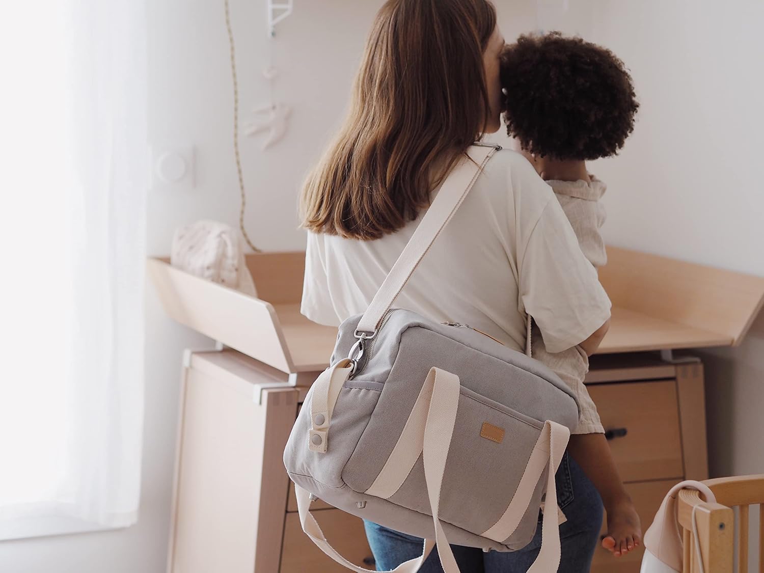 Béaba Bolso Cambiador para Bebé, Práctico, 10 Bolsillos Interiores y Exteriores, Enganche Integrado para Cochecito, Cambiador