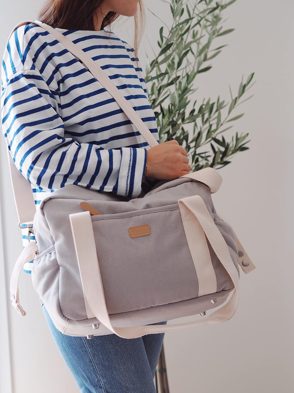 Béaba Bolso Cambiador para Bebé, Práctico, 10 Bolsillos Interiores y Exteriores, Enganche Integrado para Cochecito, Cambiador
