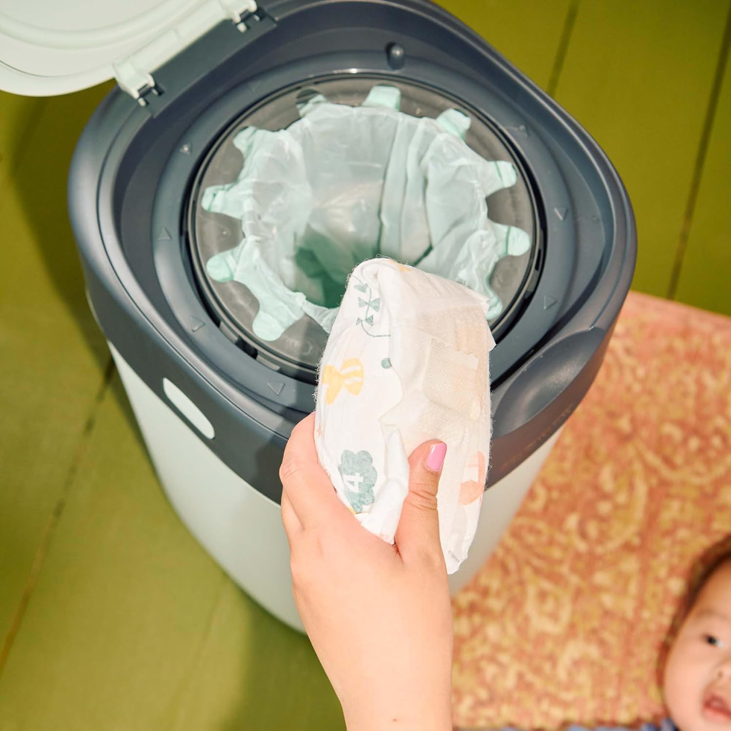 Tommee Tippee - Contenedor para Pañales Avanzado Twist and Click, Nuevo Sistema Ecológico, Incluye 12 Recambios con Película